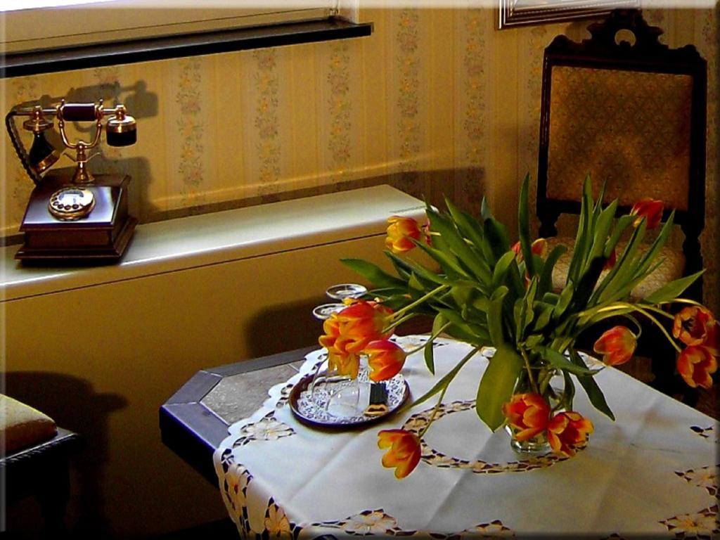 Hotel Graf Rolshausen Monschau Quarto foto