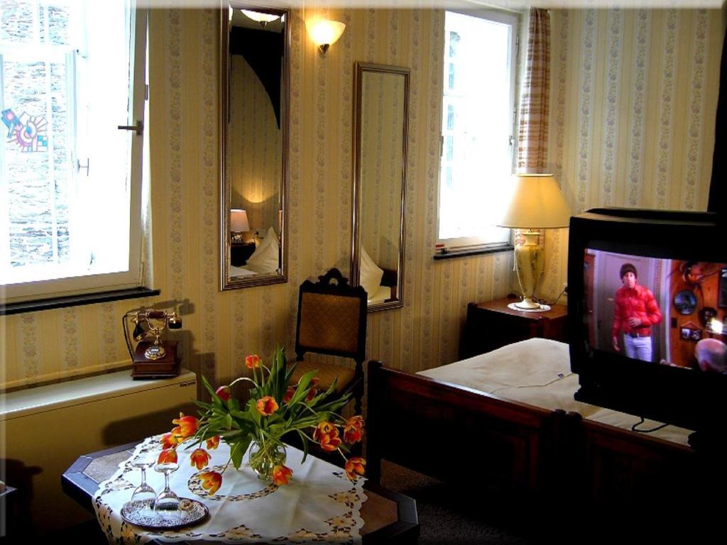 Hotel Graf Rolshausen Monschau Quarto foto